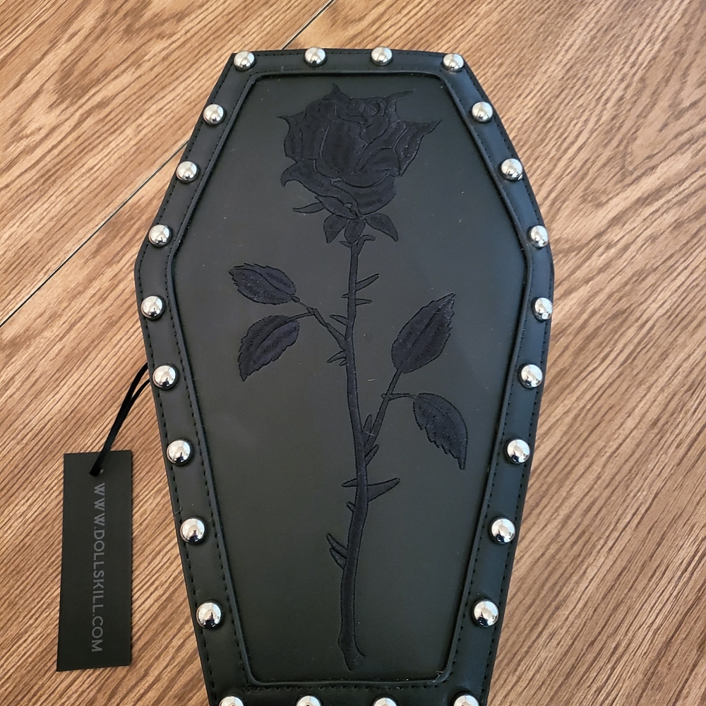 Dollskill widow coffin bag